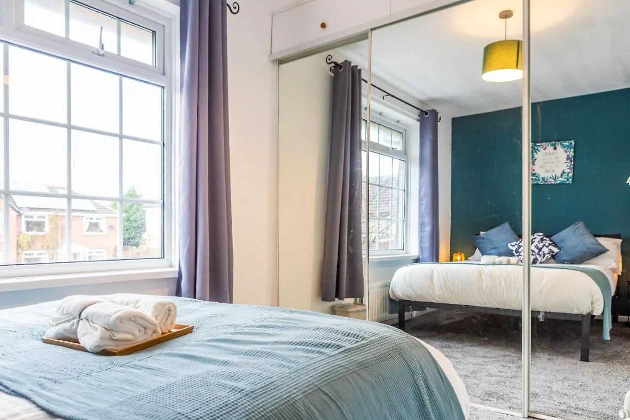 New Large 2 Bed Entire Apartment Near Newcastle Upon Tyne With Free Parking