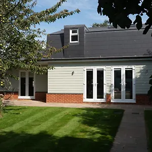 https://garden-villa.cambridgehotelsuk.com
