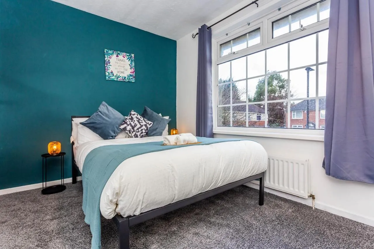 New Large 2 Bed Entire Apartment Near Newcastle Upon Tyne With Free Parking
