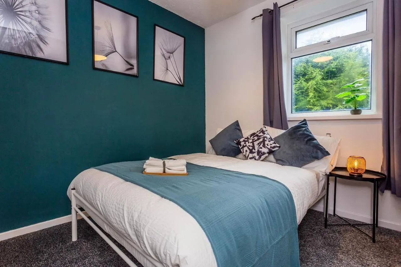 New Large 2 Bed Entire Apartment Near Newcastle Upon Tyne With Free Parking